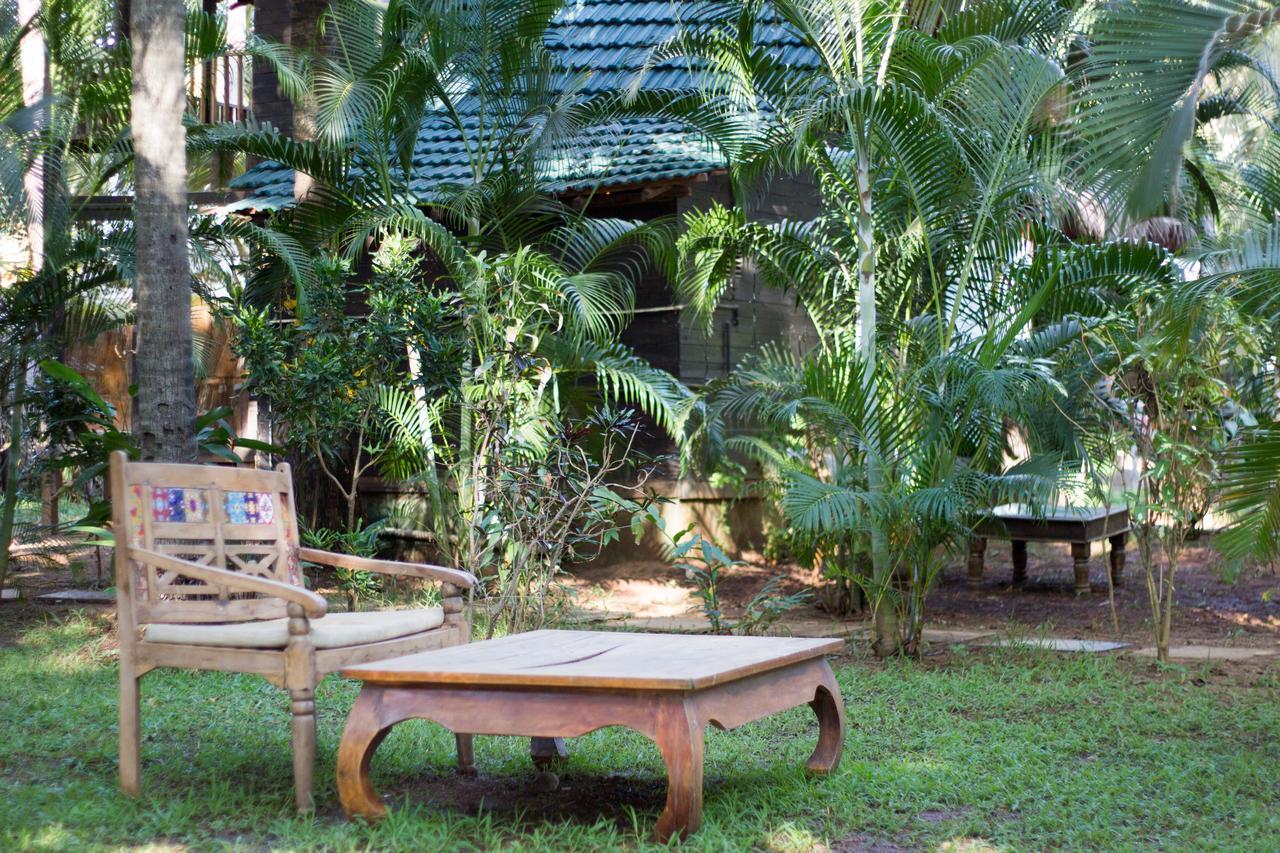 Leela Cottages Morjim Kültér fotó